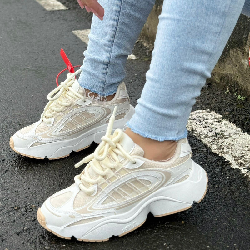Tenis Adidas Ozmillen Beige Dama